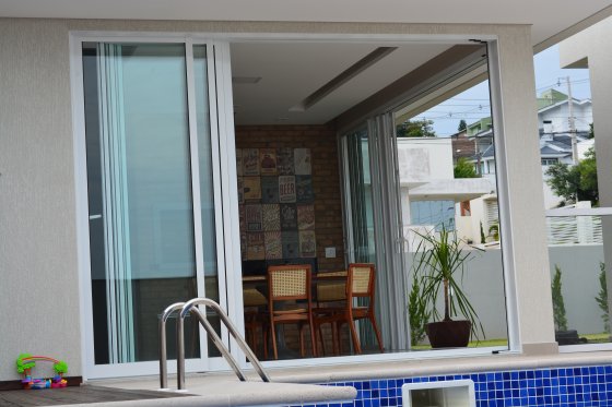 Alutech Soluções em Alumínio e Vidro - Residencia Unifamiliar